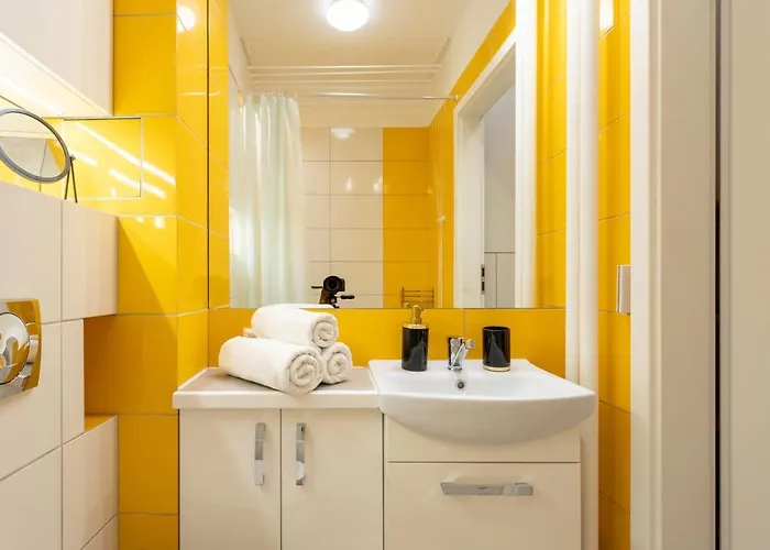 Golden - Modern & Cozy Flat In Location, Zamenhofa Warsaw